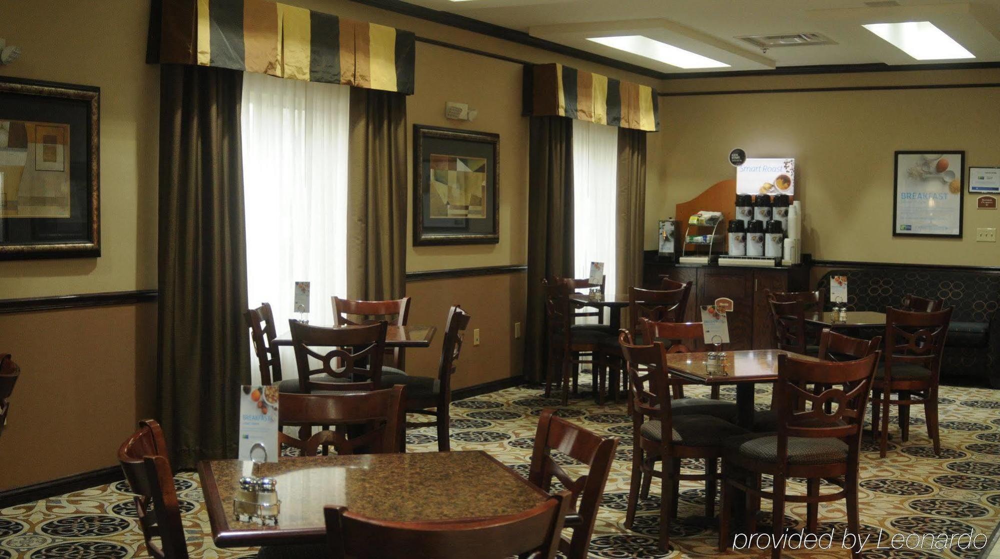 Holiday Inn Express Hotel & Suites Sedalia By Ihg Exterior foto
